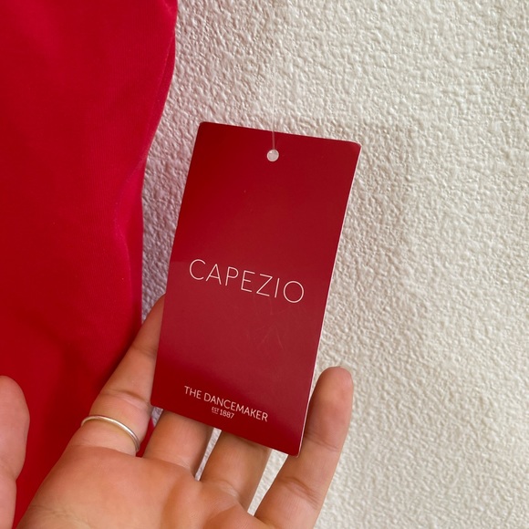 🌹NEW WITH TAGS CAPEZIO Beautiful Vibrant Red Leotard for Ballet - Picture 4 of 6